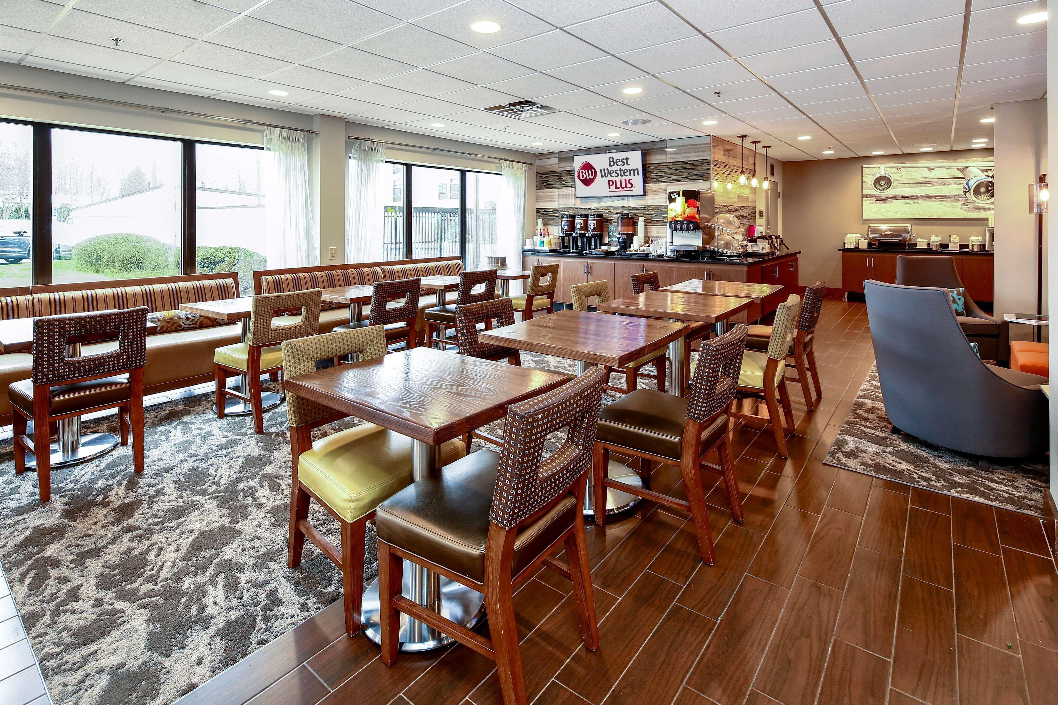 Best Western Plus Roswell/Alpharetta Exterior photo