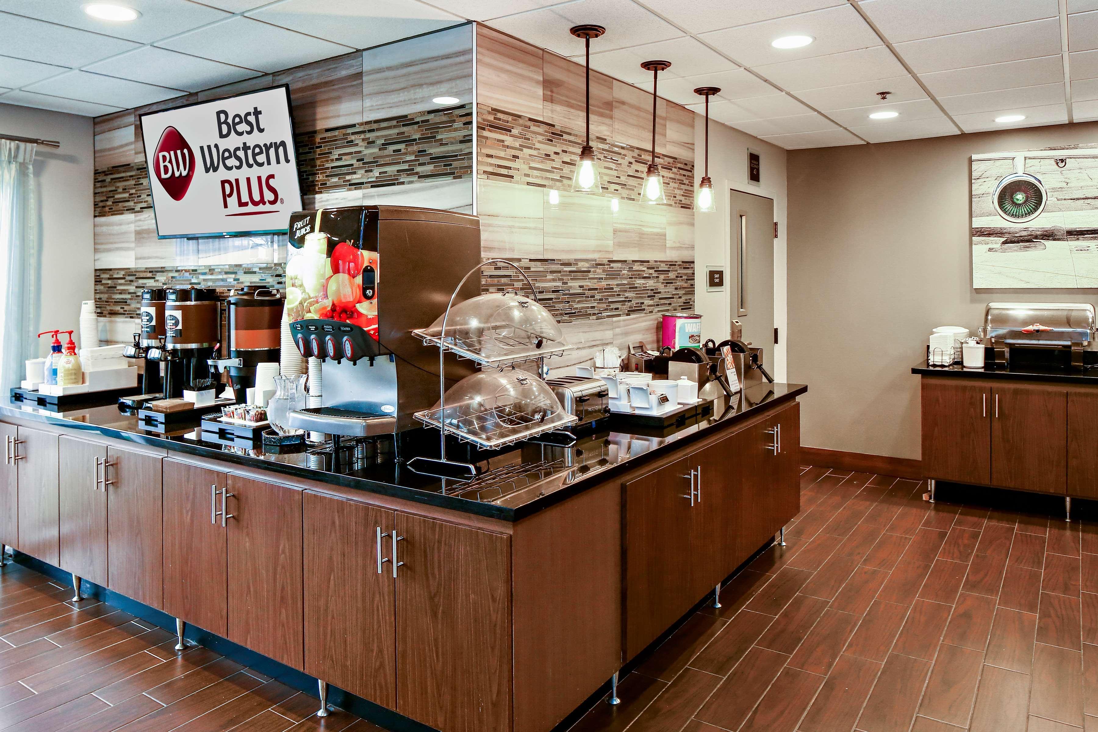Best Western Plus Roswell/Alpharetta Exterior photo