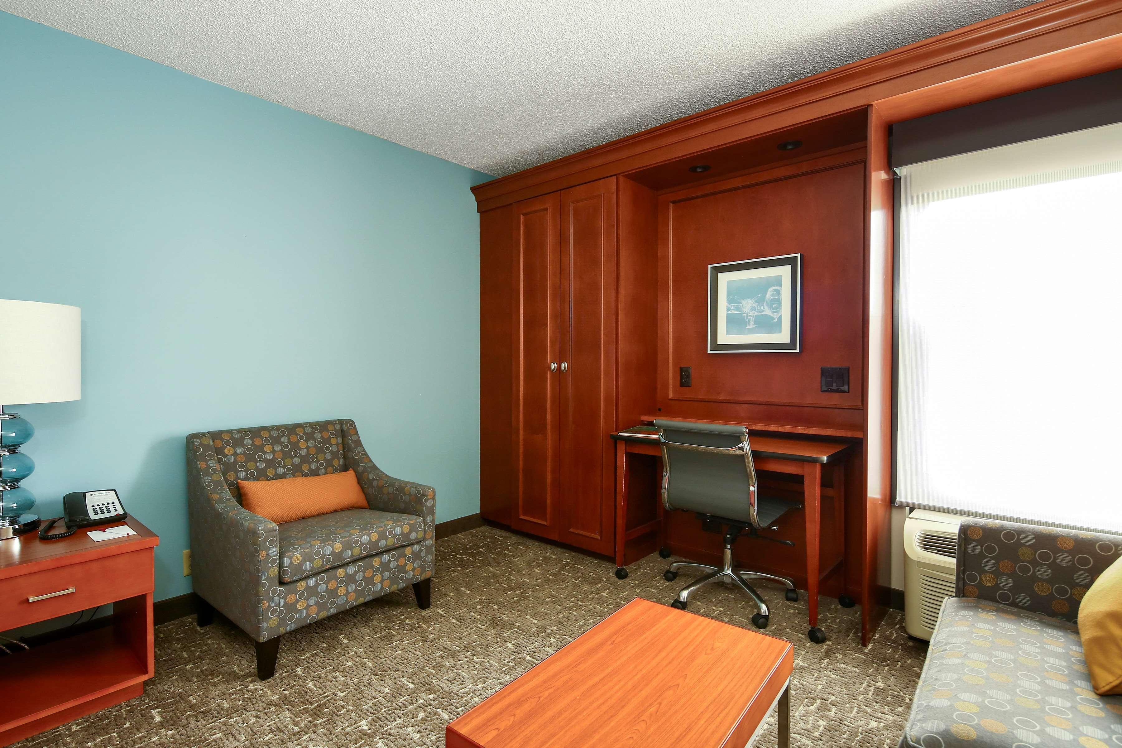 Best Western Plus Roswell/Alpharetta Exterior photo