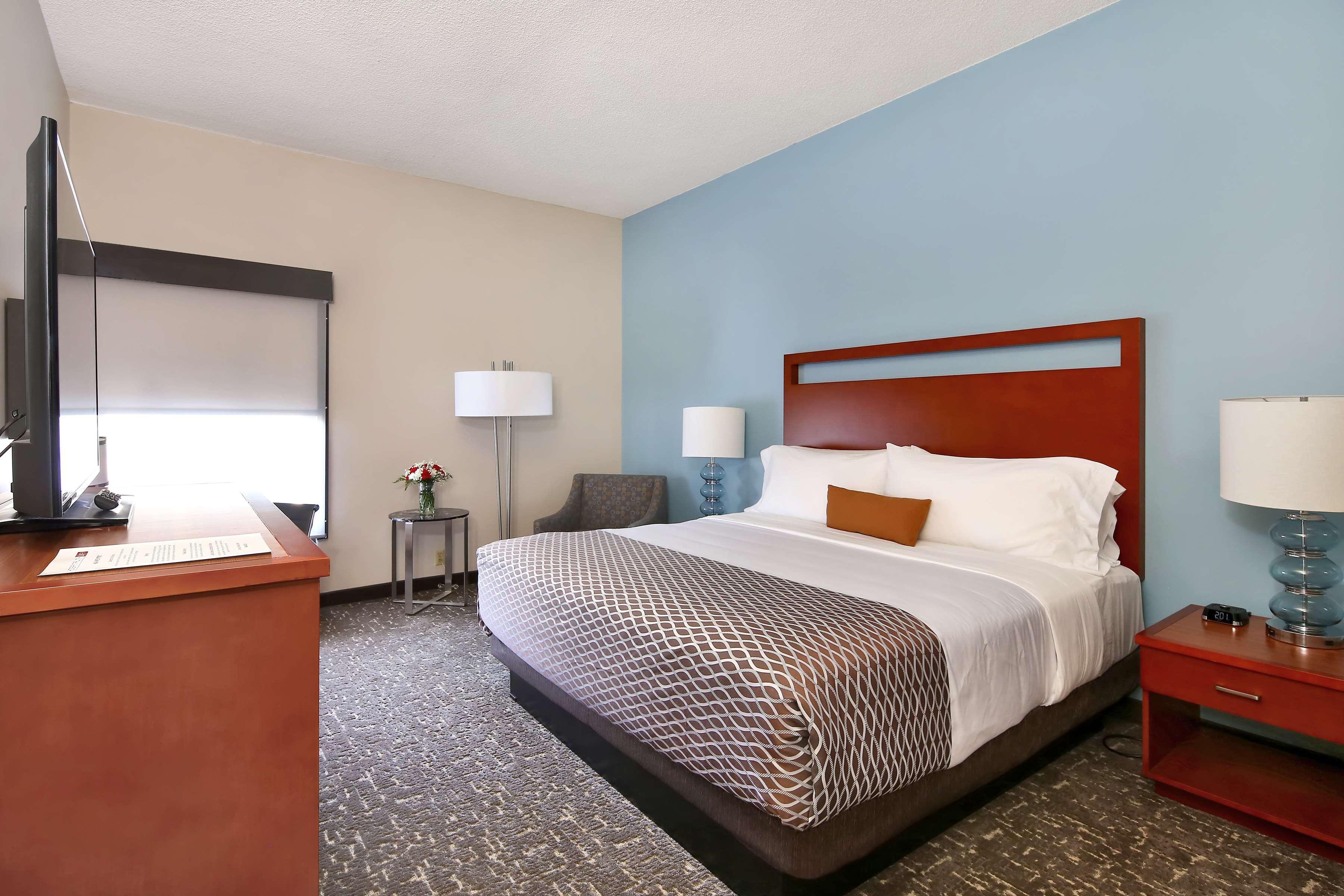 Best Western Plus Roswell/Alpharetta Exterior photo